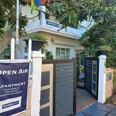 Open Air Cafe & Apartments Port Louis Ngoại thất bức ảnh