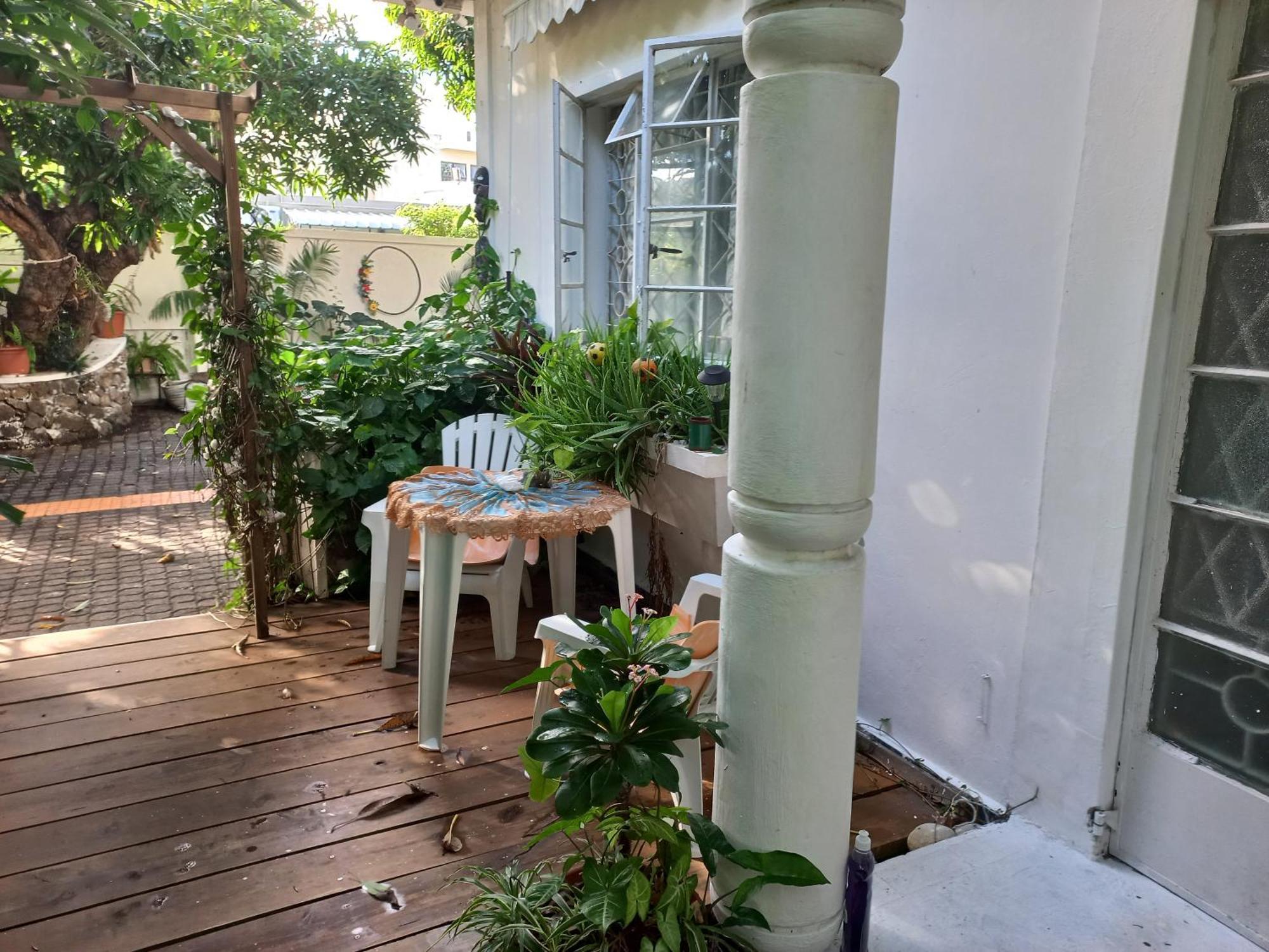 Open Air Cafe & Apartments Port Louis Ngoại thất bức ảnh