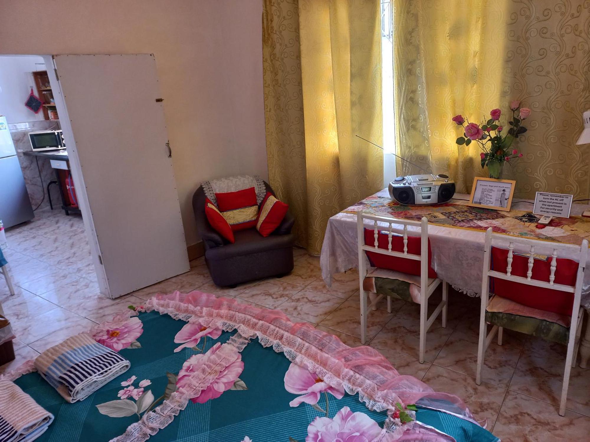 Open Air Cafe & Apartments Port Louis Ngoại thất bức ảnh