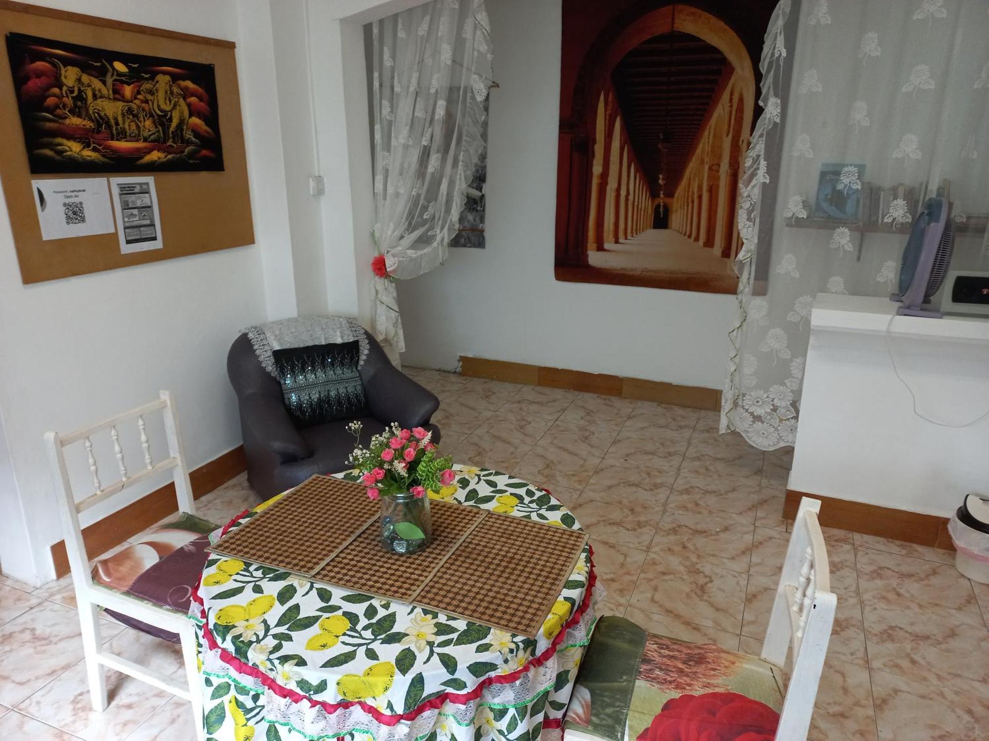 Open Air Cafe & Apartments Port Louis Phòng bức ảnh