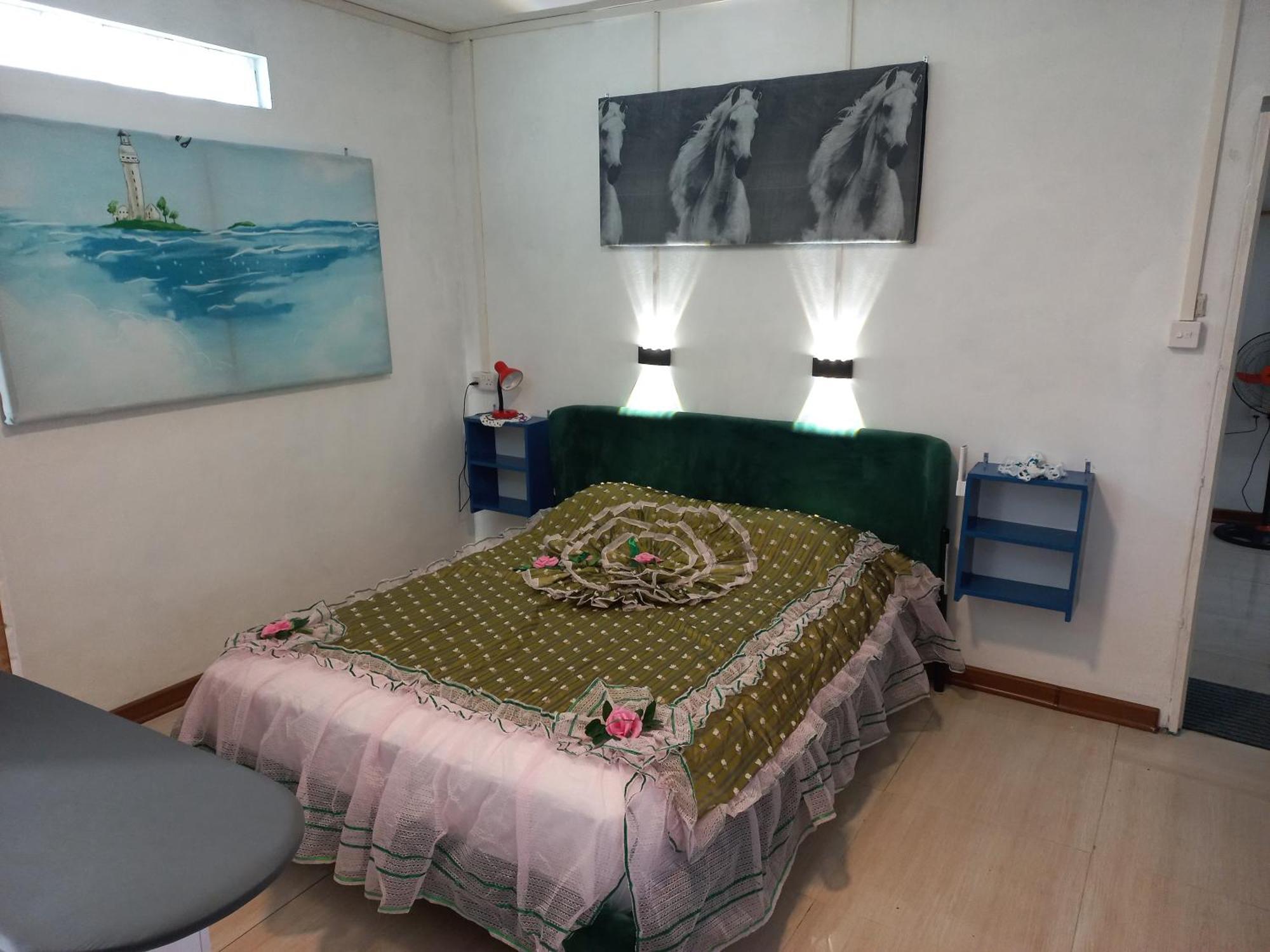 Open Air Cafe & Apartments Port Louis Ngoại thất bức ảnh